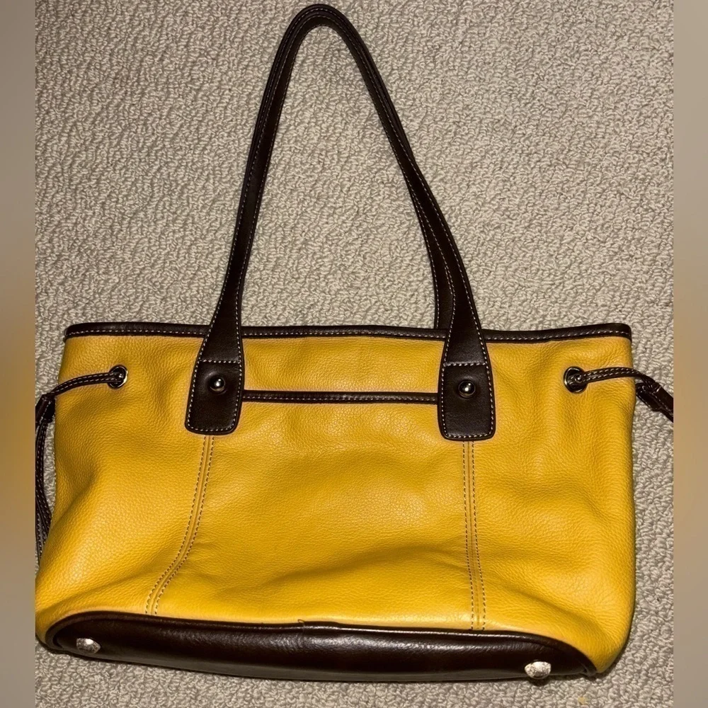 Tignanello Mustard Side Drawstring Shoulder/ Handbag purse EUC - Picture 2 of 15